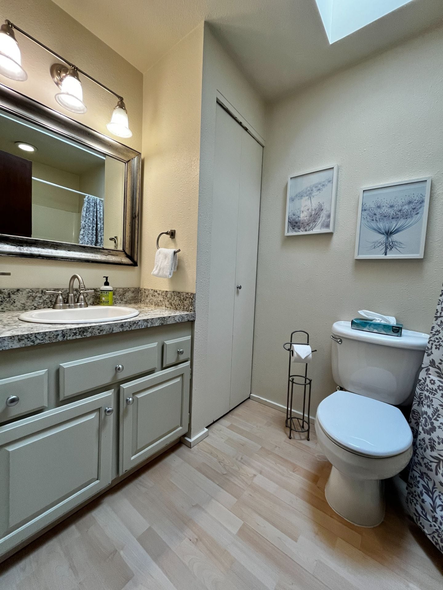 Building Photo - 721 Cherry Ave NE