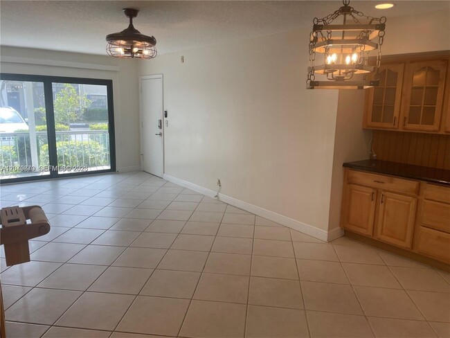 Building Photo - 110 Cypress Club Dr