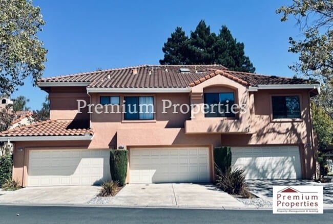 Primary Photo - Beautiful 2BD/2BA Condo Unit in the Gated ...