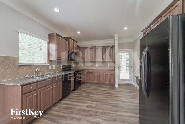 Building Photo - 2408 Kinmere Dr