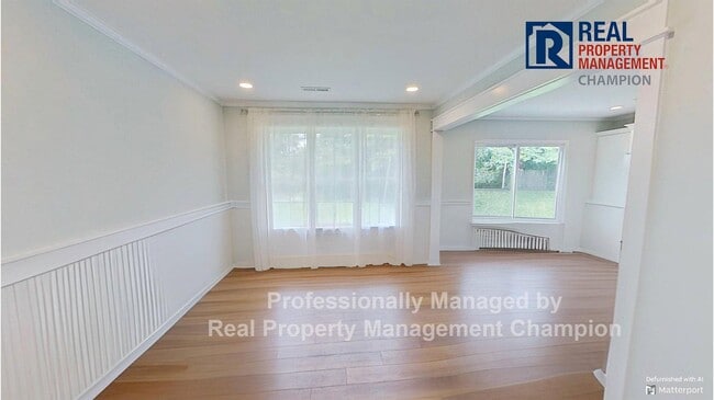 Building Photo - 4 BD/2.5 BA off Middle Sound Loop w/ Large...