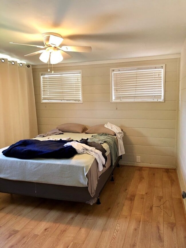 Building Photo - Craftman Style Home in North Park! Blacks ...