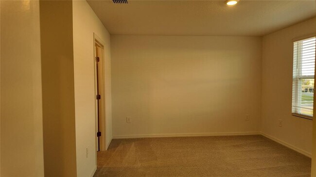 Building Photo - 2207 Portrait St