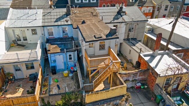 Building Photo - 208 S Durham St