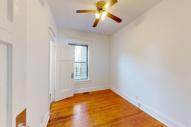 Floorplan - 5218-5220 S. Kimbark Avenue