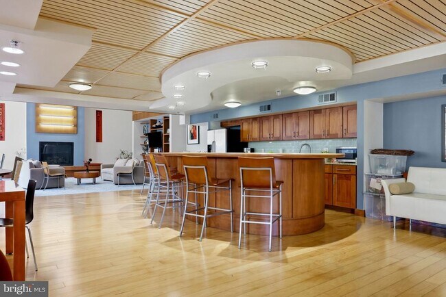 Building Photo - 2200 N Westmoreland St