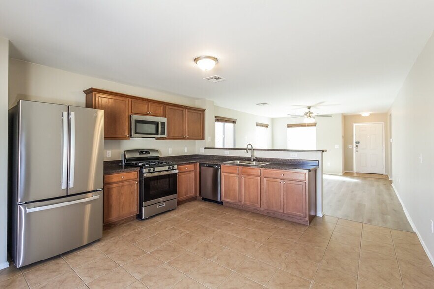 Building Photo - 5093 E Kittentails Dr
