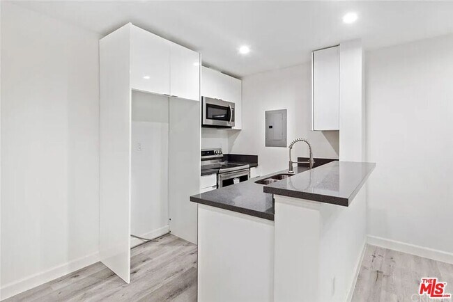 Building Photo - 5529 Bonner Ave