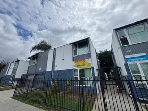 Building Photo - Harbor Apartments