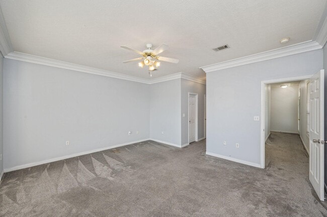 Building Photo - 17 Chatelaine Cir SE