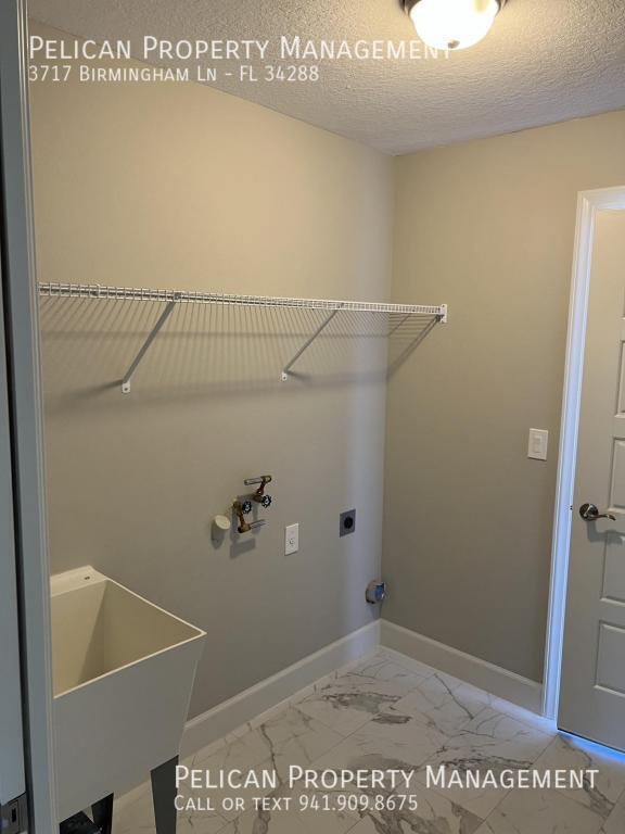 Building Photo - 3717 Birmingham Ln