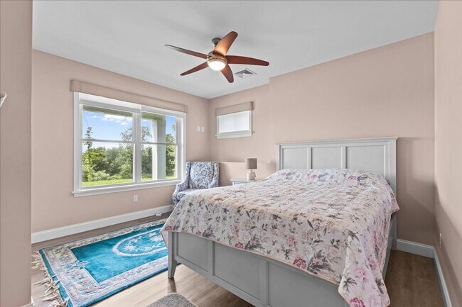 Building Photo - Contemporary with Gorgeous Views in Hinesburg, Vermont - Fully Furnished w/ Utilities Included