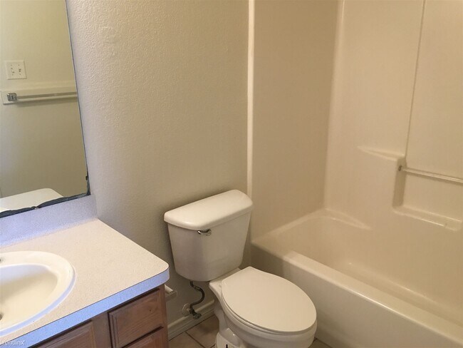 Building Photo - 3 br, 3 bath Duplex - 3612 Glenna Ct # 361...