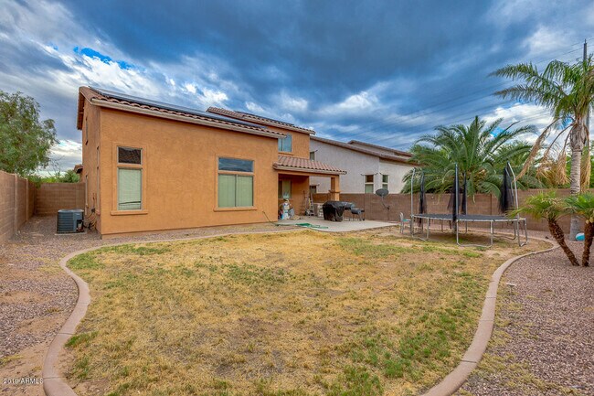Building Photo - Charming 5 Bed 3 Bath Tolleson Home with Solar!!