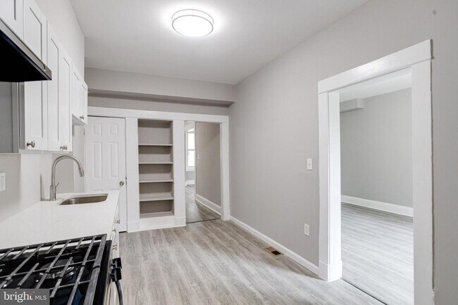 Building Photo - 2908 Oakley Ave
