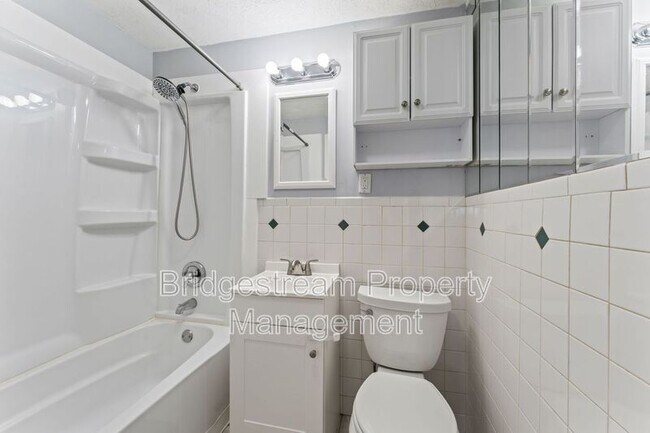 Building Photo - 5912 Bavaria Pl