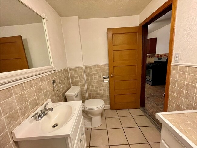 Building Photo - 112 N Roosevelt Ave