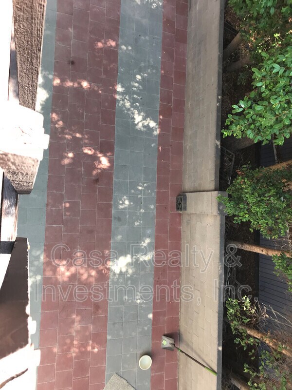 Building Photo - 2112.5 Pullman Ln