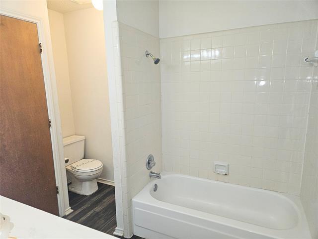 Building Photo - 7601 Creekmoor Dr