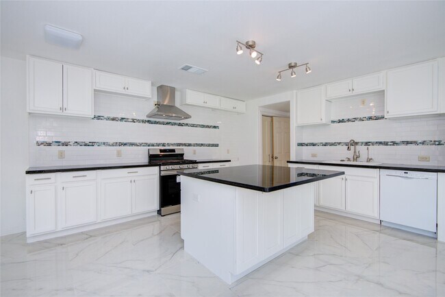 Building Photo - 4427 Waterfall Way