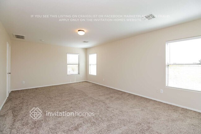 Building Photo - 7811 S 63rd Dr