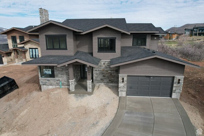 Primary Photo - 1303 E Lasso Trail