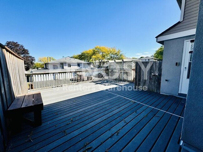 Building Photo - 1308 Landmark Trail S