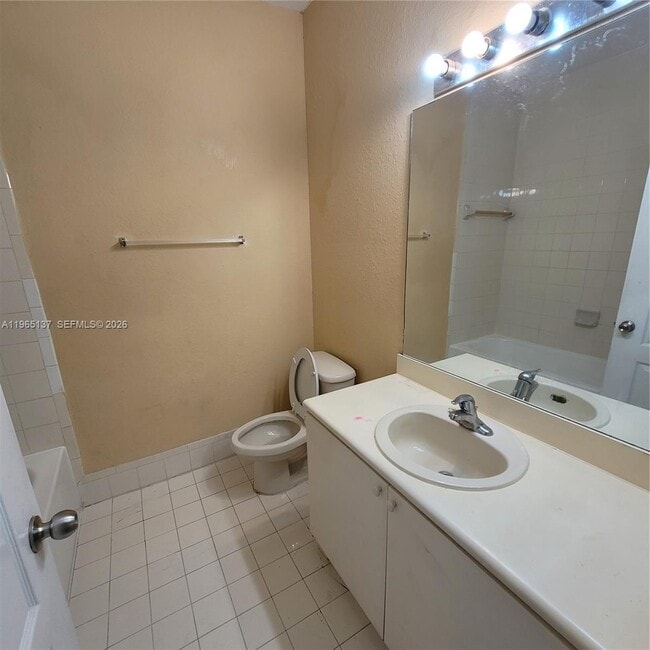 Building Photo - 1663 SE 27th Dr