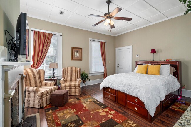 Building Photo - 105 Florence St SW