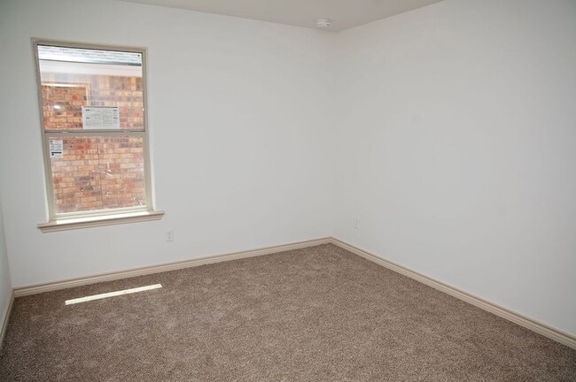 Building Photo - 1400 Bajada St