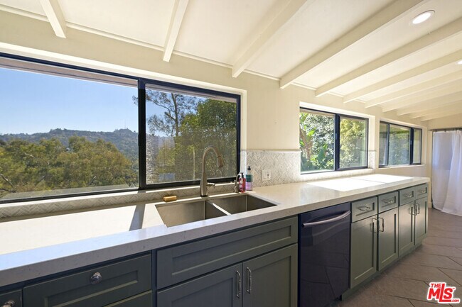 Building Photo - 11764 Laurelcrest Dr