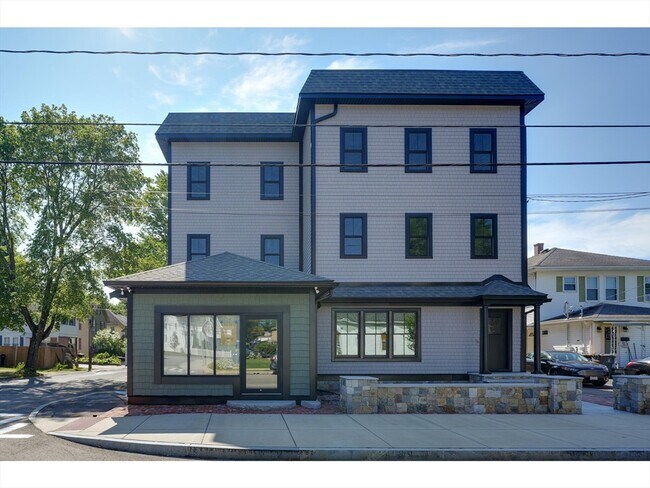 Building Photo - 369 Grant St