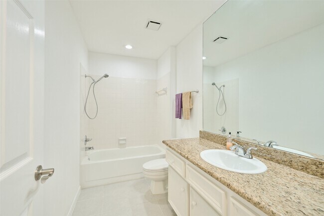 Building Photo - 15854 Knolls Lodge Dr