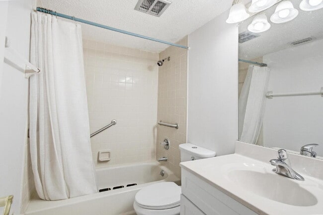 Building Photo - Woodhaven Condominium