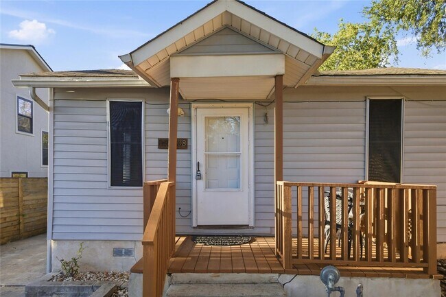 Primary Photo - 2308 E 10th St