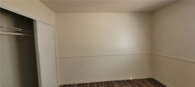 Building Photo - 2121 Chertsey Dr