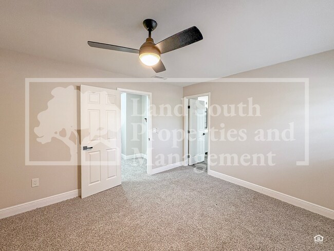 Building Photo - 1631 Monterey Ln