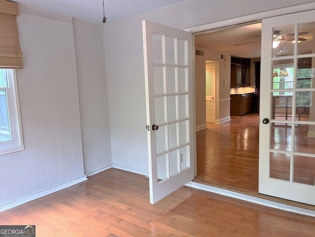 Building Photo - 82 Montre Square NW