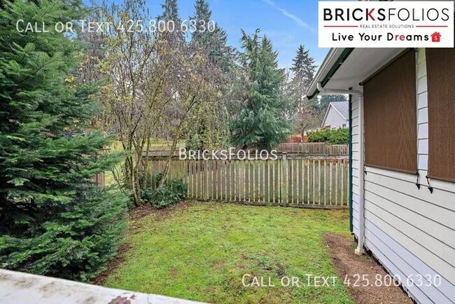 Building Photo - Welcome to Tukwila Haven – Open Concept Home Near Sound Transit!