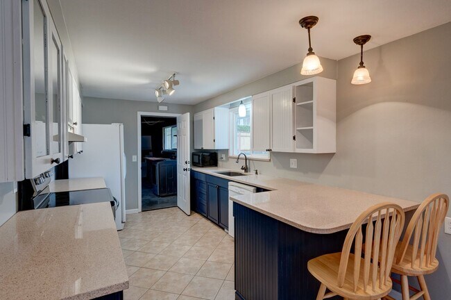 Building Photo - Beautifully Updated 3-Bedroom Home with Large Fenced Yard