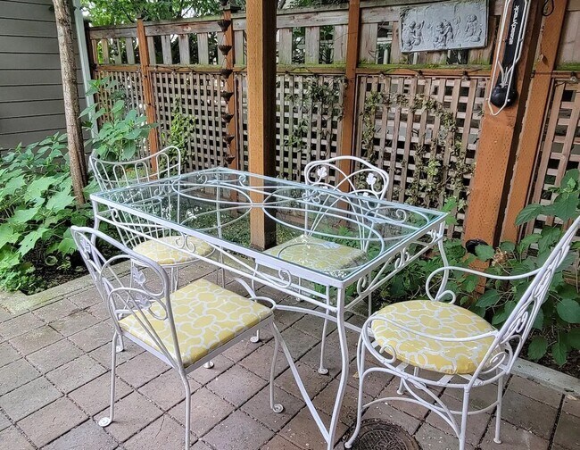 Back Patio Table - 2411 Peabody St