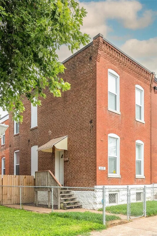 Primary Photo - 3119 Iowa Ave