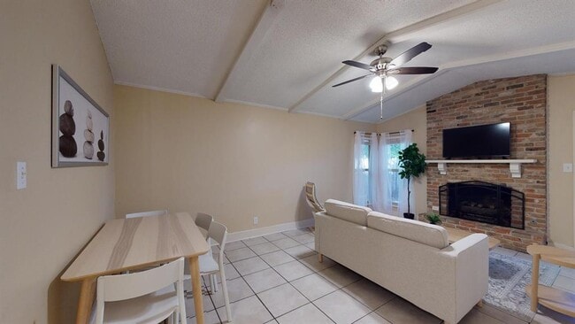 Building Photo - 9104 Quail Creek Dr