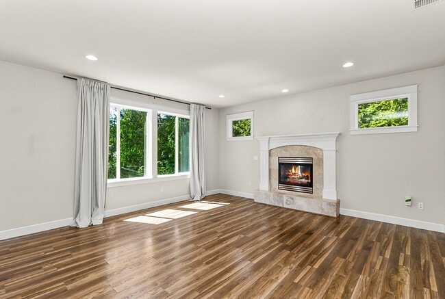 Building Photo - 6.6 Acre Retreat