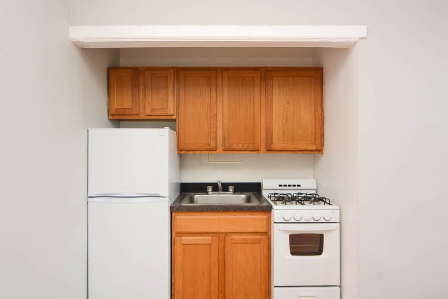 Building Photo - 3824 N Fremont