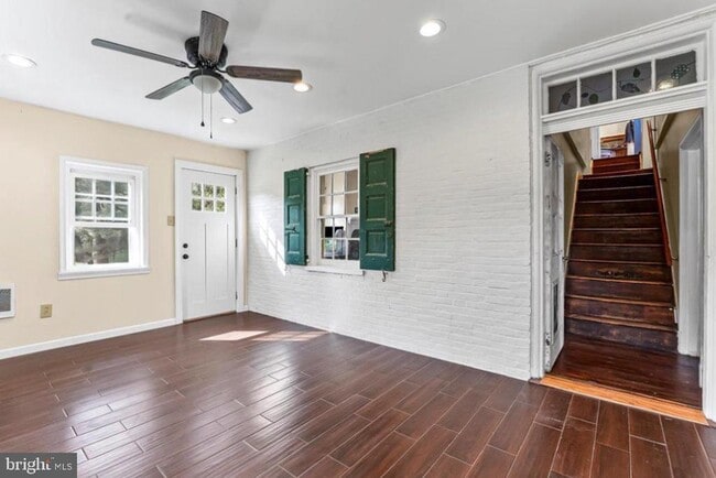 Building Photo - 990 Chesterville Rd