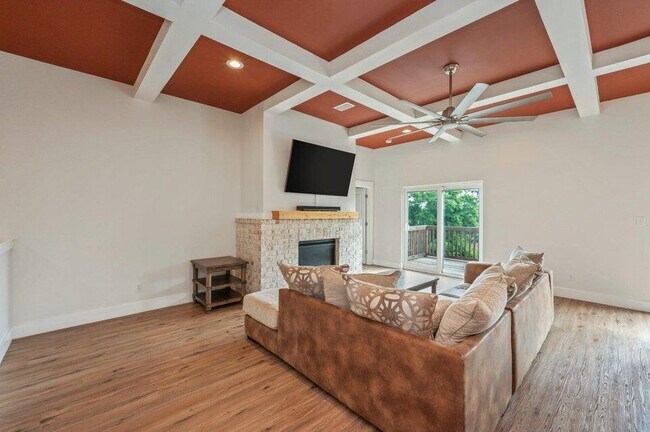 Building Photo - 508 Hideaway Ln