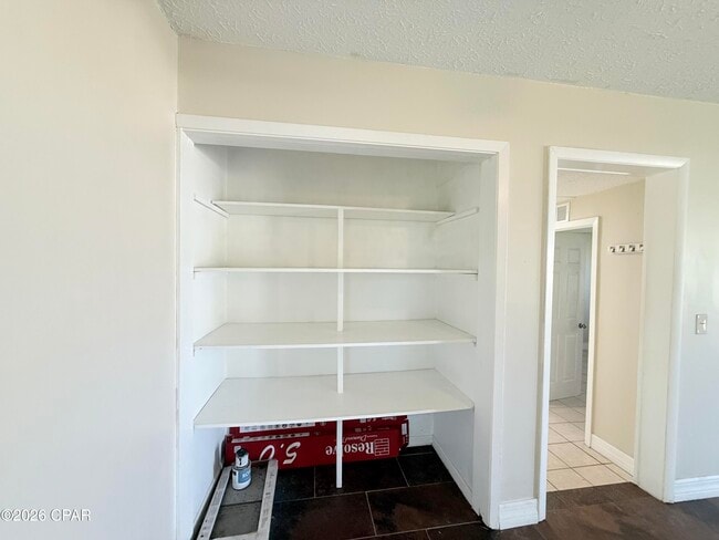 Building Photo - 808 Forestdale Ave