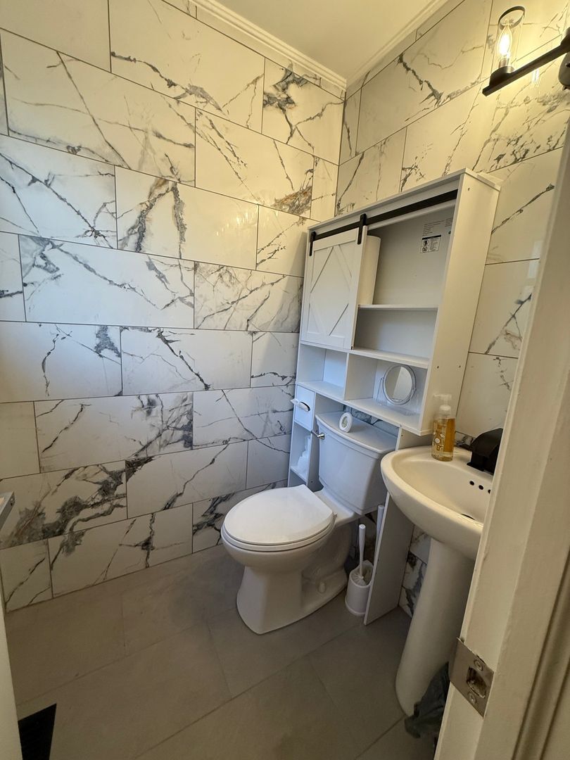 Building Photo - 2668 Madden Dr