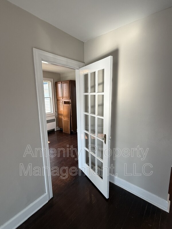 Building Photo - 325 67th St